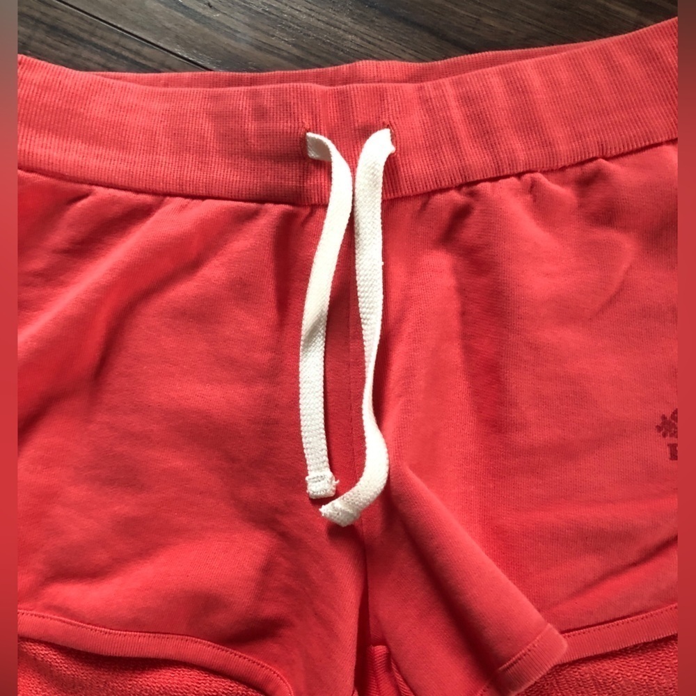 Roots | S | Red Athletic Shorts with Drawstring - Picture 2 of 4